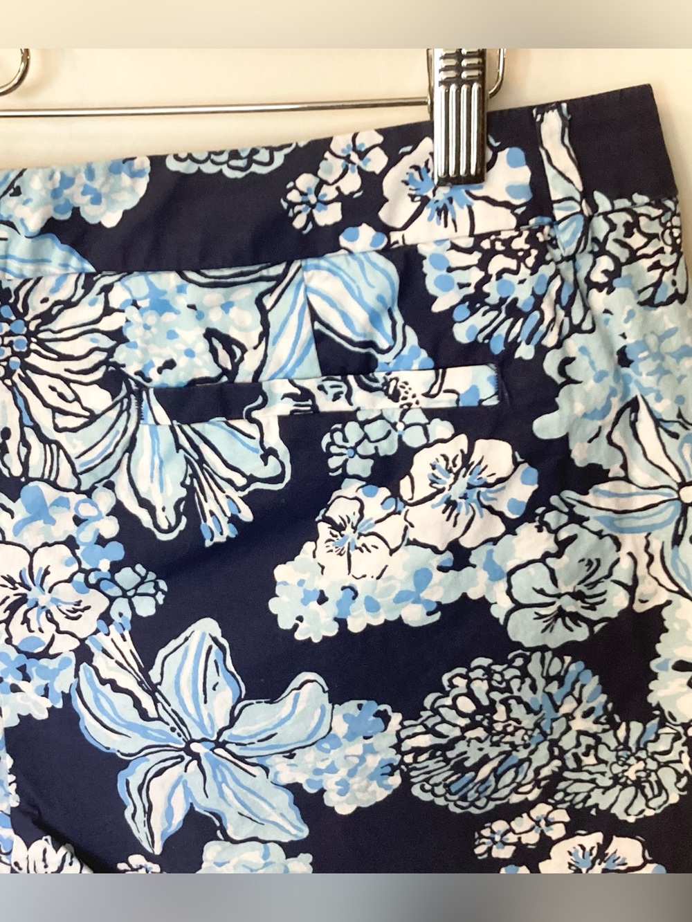 Lilly Pulitzer Callahan 5” Stretch Shorts in Low Tide Navy Bouquet All Day - 12 - Picture 5 of 7